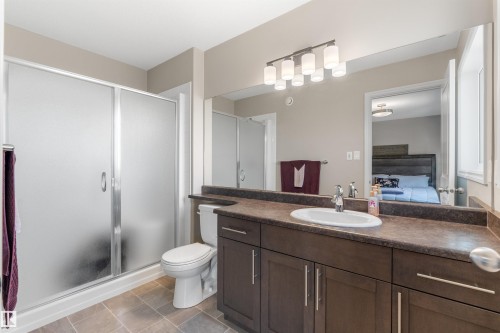 22107 88 Avenue Nw, Edmonton, AB - Indoor Photo Showing Bathroom