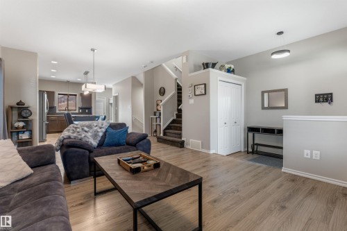 22107 88 Avenue Nw, Edmonton, AB - Indoor Photo Showing Living Room