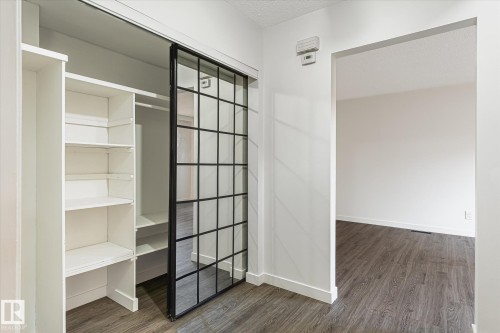 3317 107 Avenue Nw, Edmonton, AB - Indoor