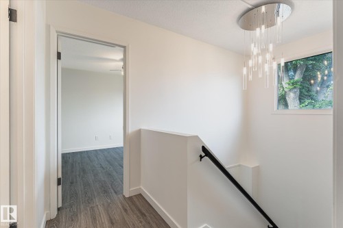 3317 107 Avenue Nw, Edmonton, AB - Indoor Photo Showing Other Room
