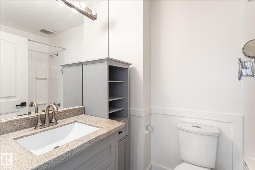 3317 107 Avenue Nw, Edmonton, AB - Indoor Photo Showing Bathroom