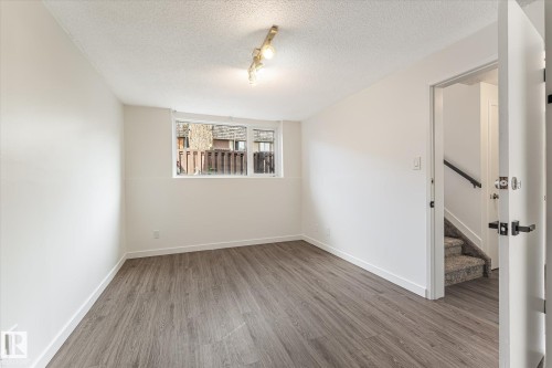 3317 107 Avenue Nw, Edmonton, AB - Indoor Photo Showing Other Room