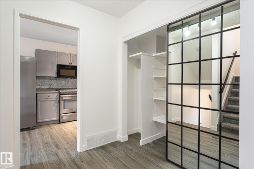 3317 107 Avenue Nw, Edmonton, AB - Indoor Photo Showing Other Room