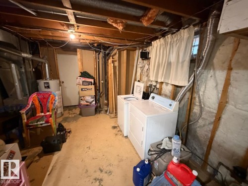 8816 137 Avenue Nw, Edmonton, AB - Indoor