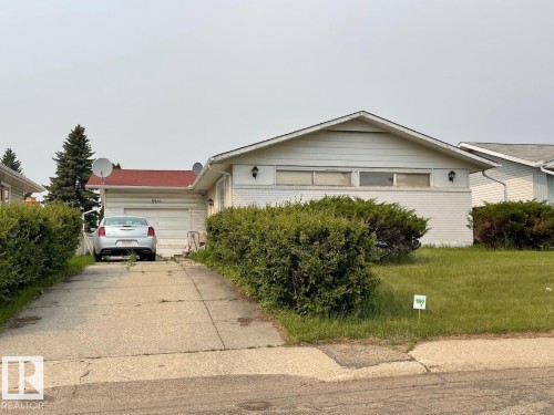 8816 137 Avenue Nw, Edmonton, AB - Outdoor