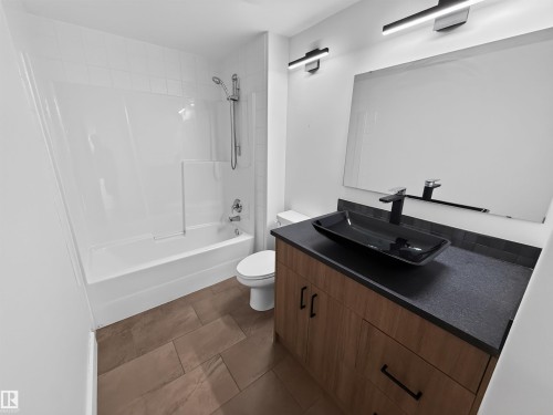#803 10028 119 St Nw, Edmonton, AB - Indoor Photo Showing Bathroom