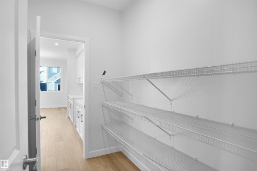 22940 82 Avenue Nw, Edmonton, AB - Indoor With Storage