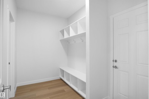 22940 82 Avenue Nw, Edmonton, AB - Indoor