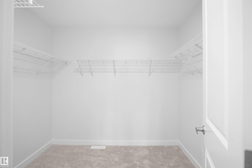 22940 82 Avenue Nw, Edmonton, AB - Indoor With Storage
