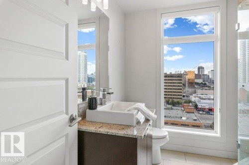 #1102 10388 105 St Nw, Edmonton, AB - Indoor