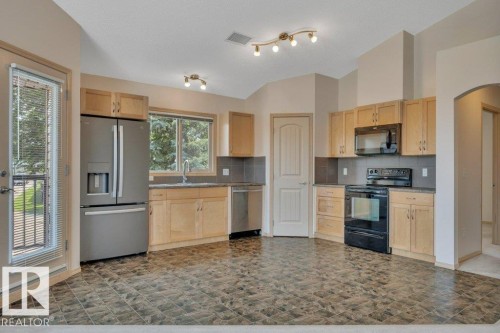 #90 604 62 St Sw, Edmonton, AB - Indoor Photo Showing Kitchen