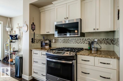 2339 Ware Crescent Nw, Edmonton, AB - Indoor Photo Showing Kitchen With Upgraded Kitchen