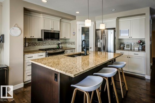 2339 Ware Crescent Nw, Edmonton, AB - Indoor Photo Showing Kitchen With Double Sink With Upgraded Kitchen