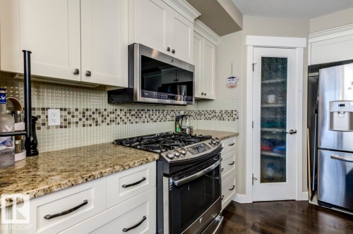 2339 Ware Crescent Nw, Edmonton, AB - Indoor Photo Showing Kitchen With Upgraded Kitchen