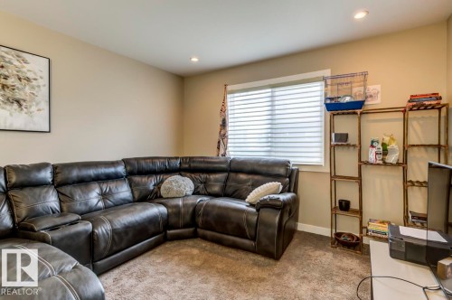2339 Ware Crescent Nw, Edmonton, AB - Indoor Photo Showing Living Room