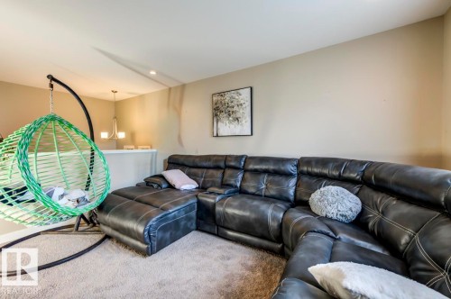 2339 Ware Crescent Nw, Edmonton, AB - Indoor Photo Showing Living Room