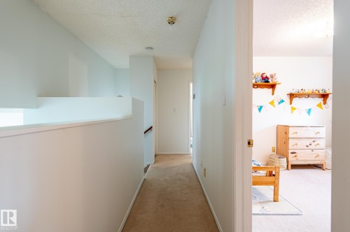 435 Ormsby Road Nw, Edmonton, AB - Indoor Photo Showing Other Room