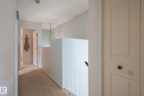 435 Ormsby Road Nw, Edmonton, AB - Indoor Photo Showing Other Room
