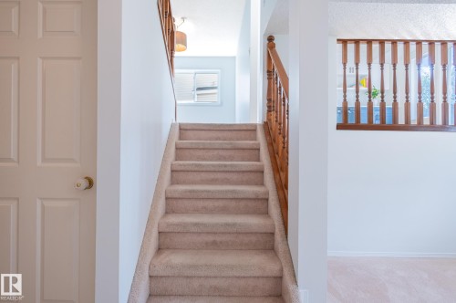 435 Ormsby Road Nw, Edmonton, AB - Indoor Photo Showing Other Room
