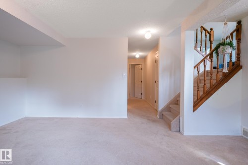 435 Ormsby Road Nw, Edmonton, AB - Indoor Photo Showing Other Room