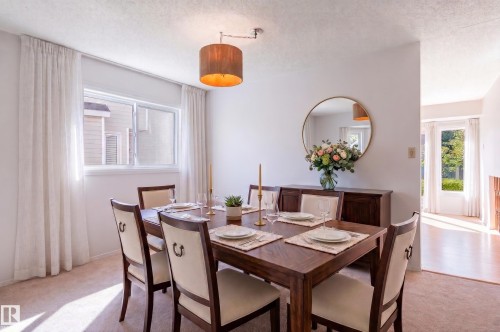435 Ormsby Road Nw, Edmonton, AB - Indoor Photo Showing Dining Room