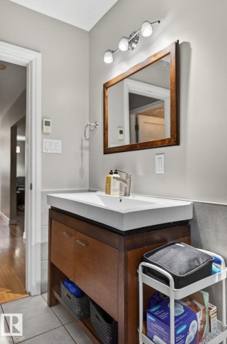 7804 136 Avenue Nw, Edmonton, AB - Indoor