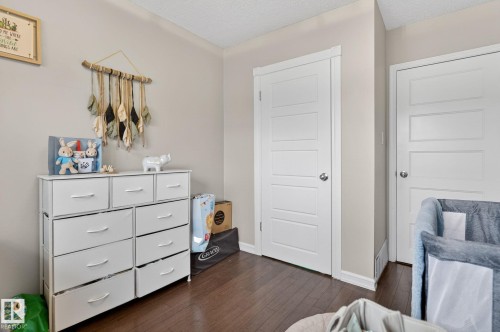 7804 136 Avenue Nw, Edmonton, AB - Indoor Photo Showing Bedroom