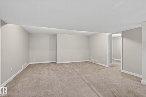 7804 136 Avenue Nw, Edmonton, AB - Indoor Photo Showing Other Room