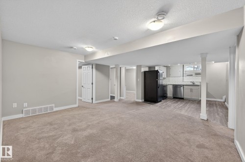 7804 136 Avenue Nw, Edmonton, AB - Indoor Photo Showing Other Room