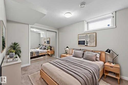 7804 136 Avenue Nw, Edmonton, AB - Indoor Photo Showing Bedroom