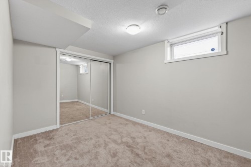 7804 136 Avenue Nw, Edmonton, AB - Indoor Photo Showing Other Room