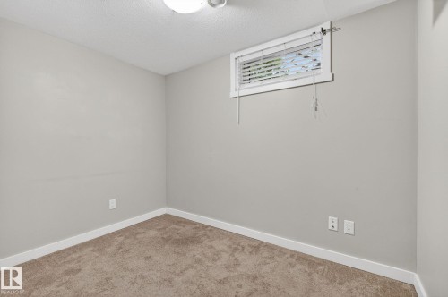 7804 136 Avenue Nw, Edmonton, AB - Indoor Photo Showing Other Room