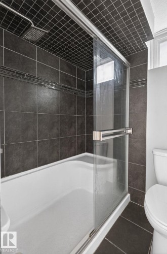 7804 136 Avenue Nw, Edmonton, AB - Indoor Photo Showing Bathroom