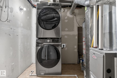7804 136 Avenue Nw, Edmonton, AB - Indoor Photo Showing Laundry Room