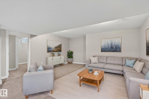 7804 136 Avenue Nw, Edmonton, AB - Indoor Photo Showing Living Room