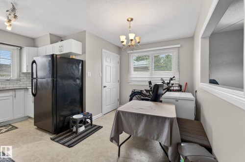 7804 136 Avenue Nw, Edmonton, AB - Indoor