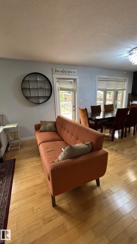 2545 Anderson Way Southwest, Edmonton, AB - Indoor Photo Showing Living Room