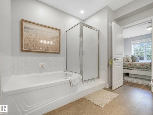 #302 11025 83 Av Nw, Edmonton, AB - Indoor Photo Showing Bathroom