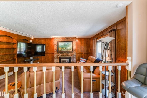 190 Gariepy Crescent Nw, Edmonton, AB - Indoor With Fireplace