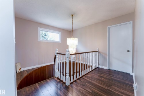 190 Gariepy Crescent Nw, Edmonton, AB - Indoor Photo Showing Other Room