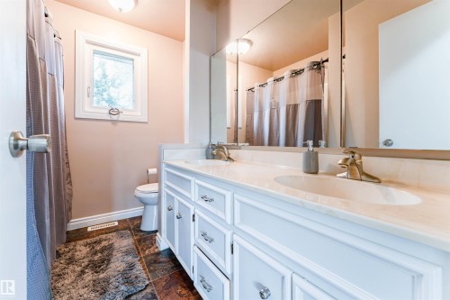 190 Gariepy Crescent Nw, Edmonton, AB - Indoor Photo Showing Bathroom