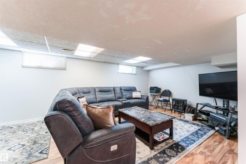 190 Gariepy Crescent Nw, Edmonton, AB - Indoor Photo Showing Basement