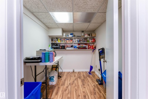 190 Gariepy Crescent Nw, Edmonton, AB - Indoor Photo Showing Other Room