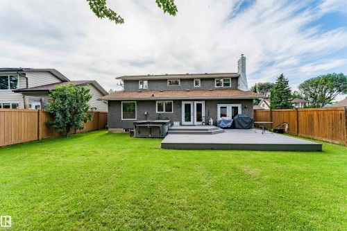 190 Gariepy Crescent Nw, Edmonton, AB - Outdoor With Backyard