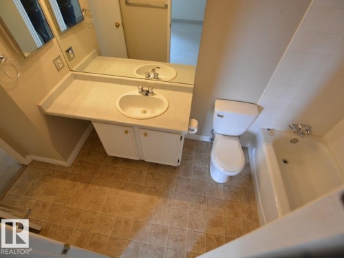 #10 2703 79 St Nw, Edmonton, AB - Indoor Photo Showing Bathroom