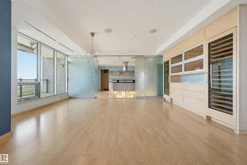 #901 10035 Saskatchewan Dr Nw, Edmonton, AB - Indoor