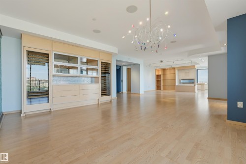 #901 10035 Saskatchewan Dr Nw, Edmonton, AB - Indoor