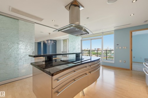 #901 10035 Saskatchewan Dr Nw, Edmonton, AB - Indoor