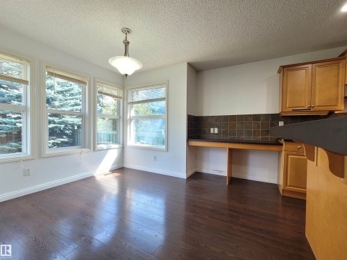 2562 Hanna Crescent Nw, Edmonton, AB - Indoor