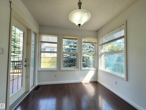 2562 Hanna Crescent Nw, Edmonton, AB - Indoor Photo Showing Other Room